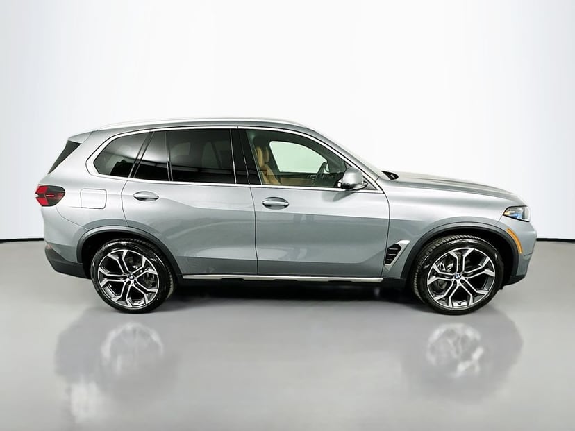 2026 BMW X5 - Image 4