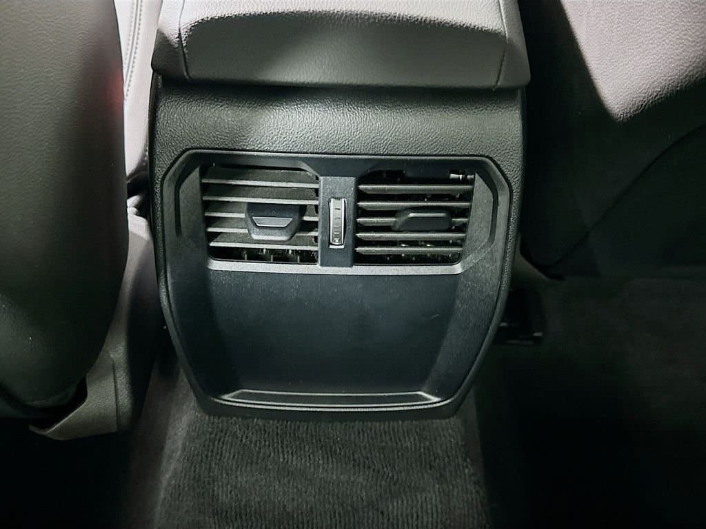 2025 BMW 4 Series - Image 26