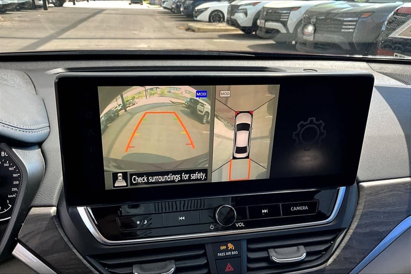 2023 Nissan Altima - Image 27