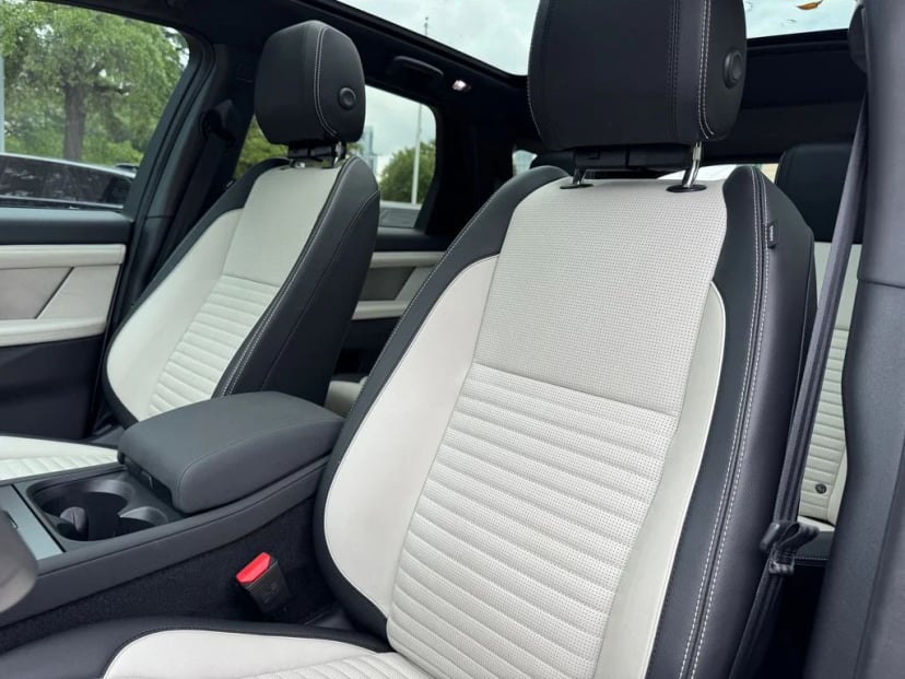 2025 Land Rover Discovery Sport - Image 14