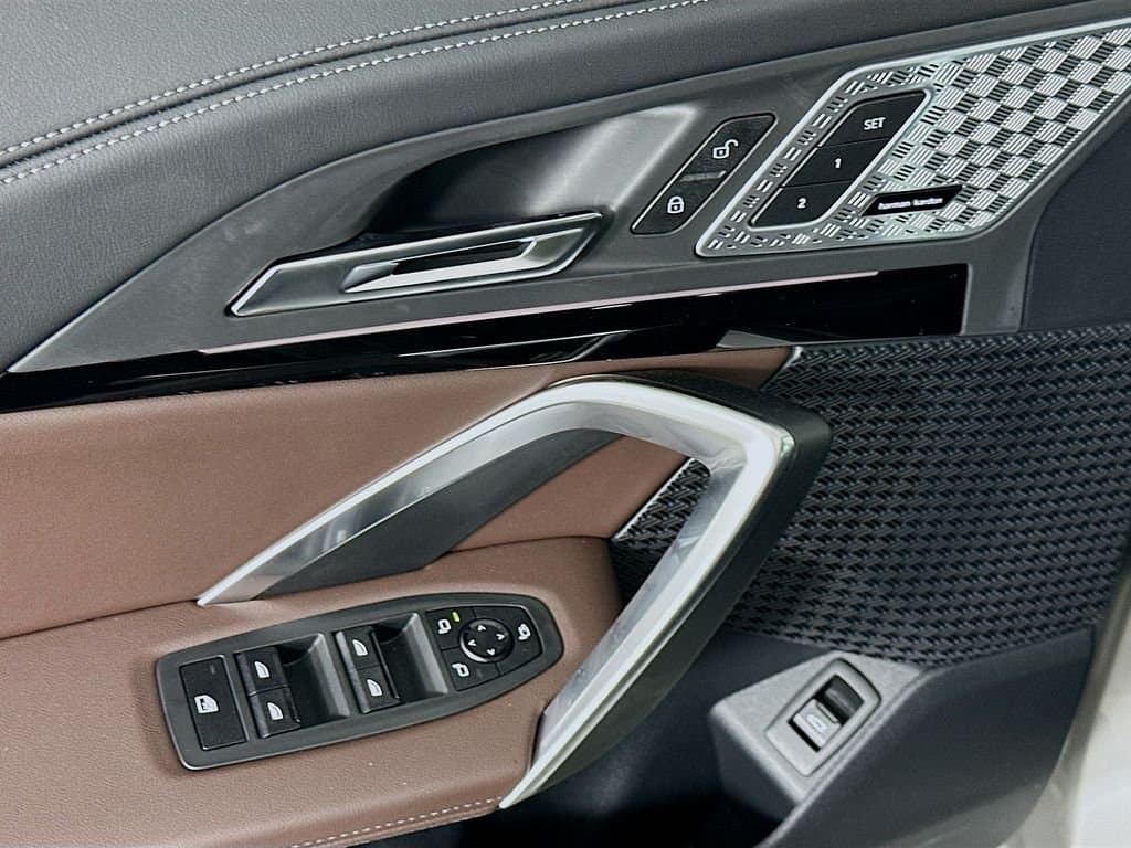 2025 BMW X1 - Image 20