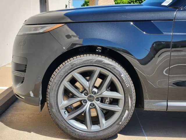 2026 Land Rover Range Rover Sport - Image 6