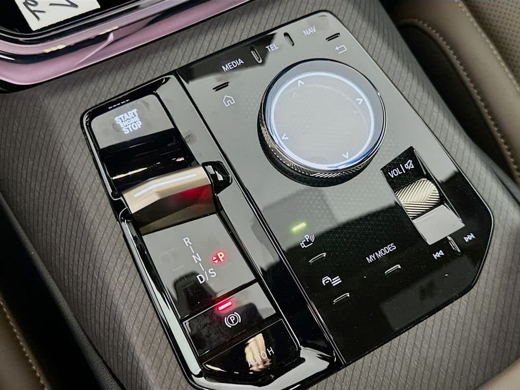 2025 BMW X3 - Image 15