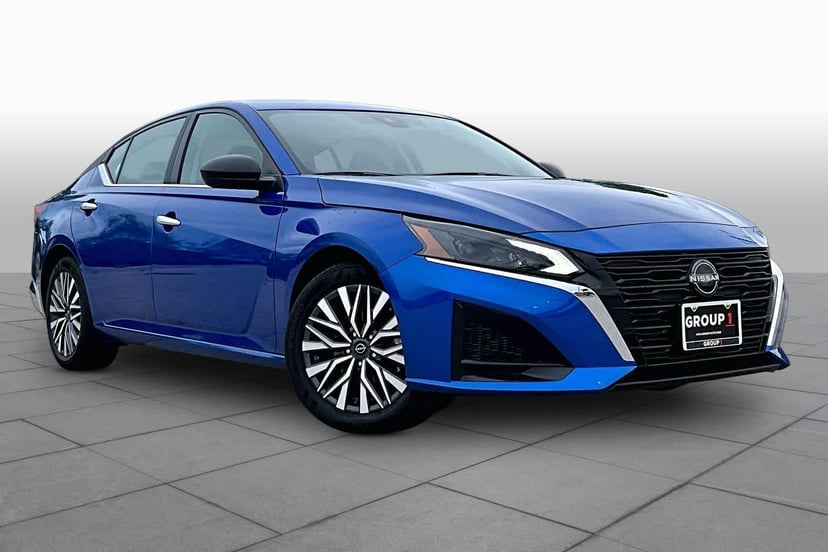 2025 Nissan Altima - Image 3