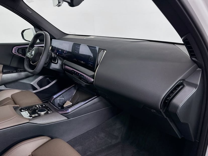 2025 BMW X3 - Image 28