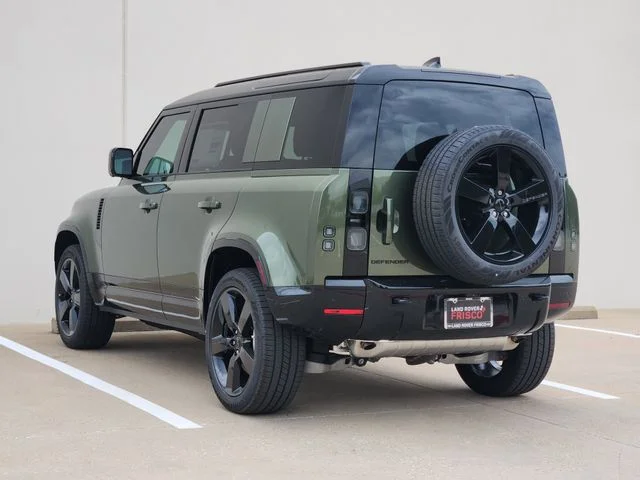 2026 Land Rover Defender 110 - Image 3