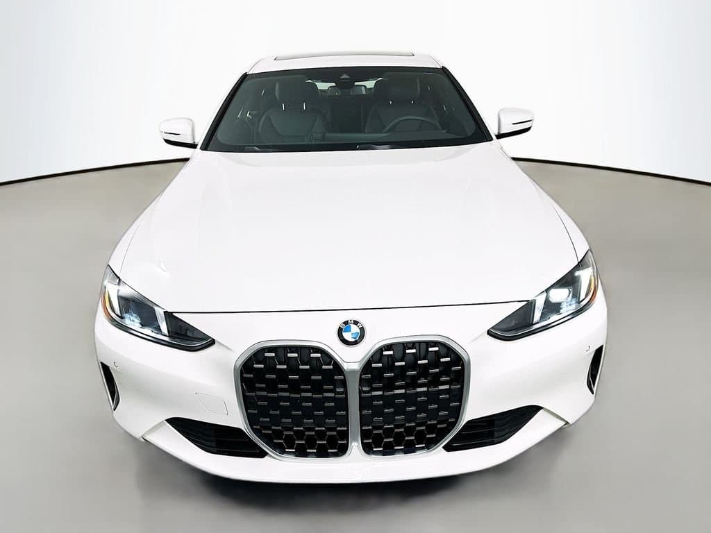 2025 BMW 4 Series - Image 2