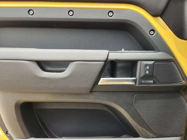 2026 Land Rover Defender 110 - Image 22