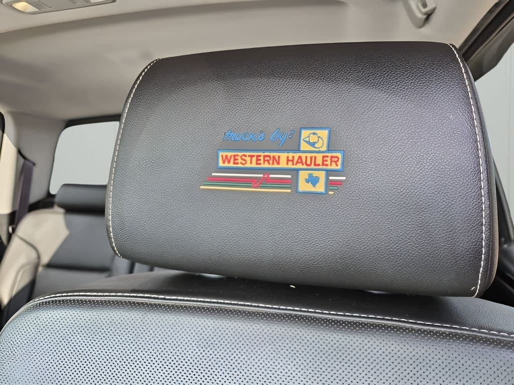 2016 Chevrolet Silverado 3500HD - Image 33