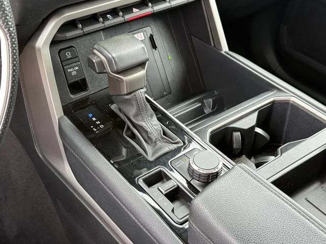 2022 Toyota Tundra - Image 20