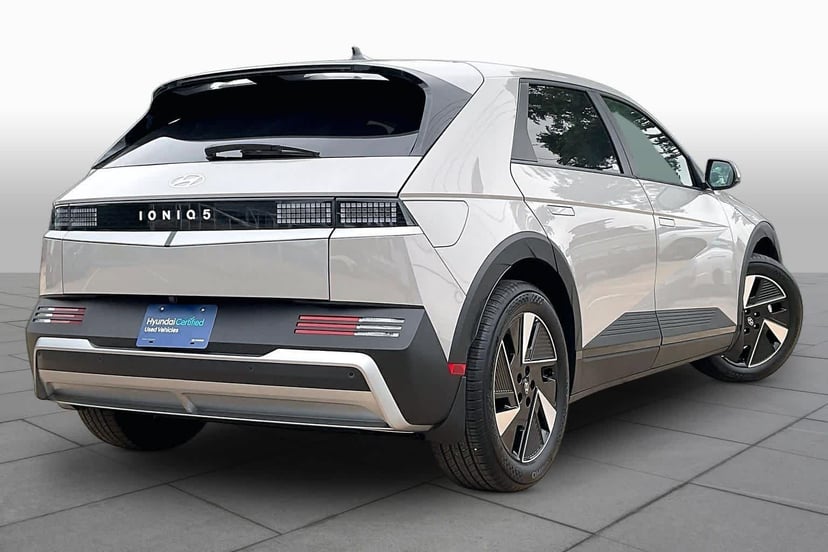 2026 Hyundai IONIQ 5 - Image 12
