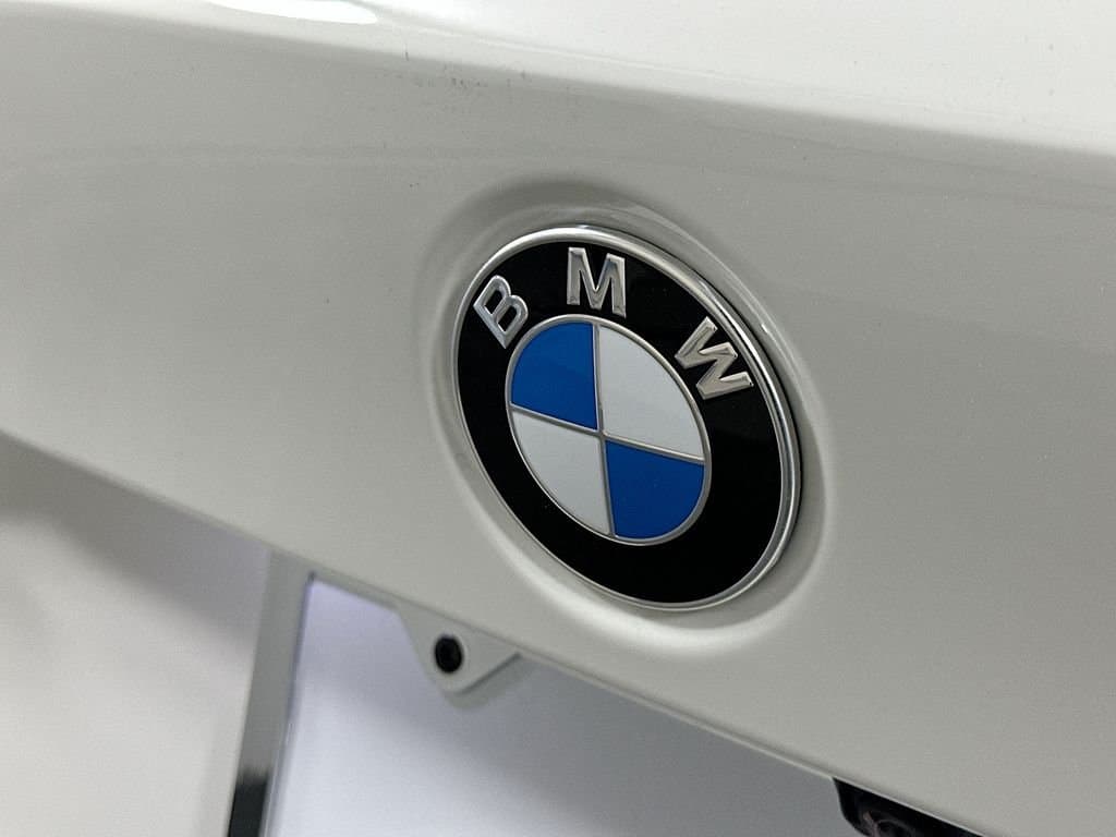 2026 BMW 3 Series - Image 22
