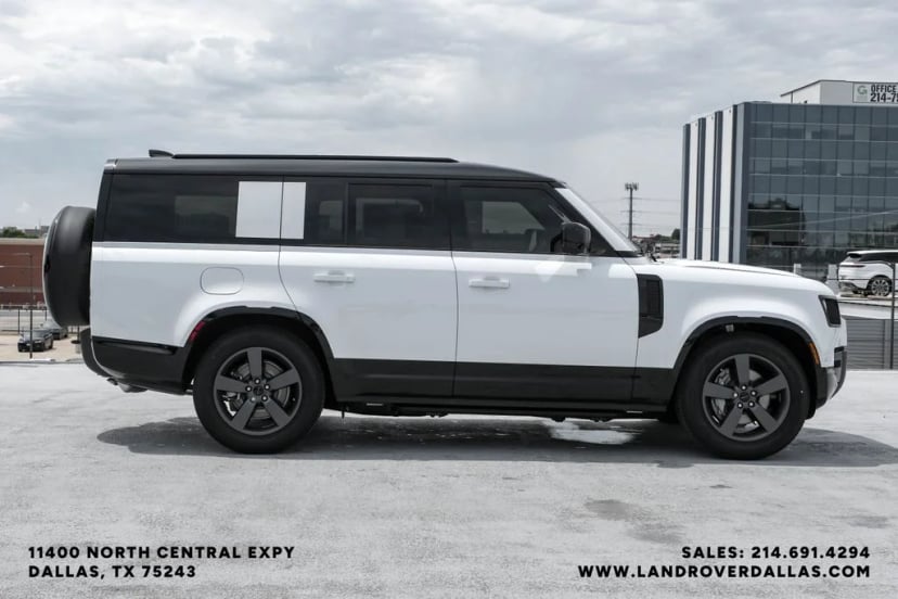 2026 Land Rover Defender 130 - Image 7