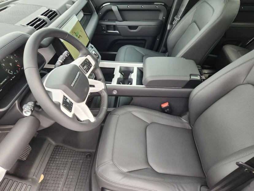 2026 LAND ROVER Defender 110 - Image 11