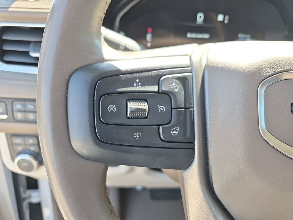 2022 GMC Yukon - Image 34