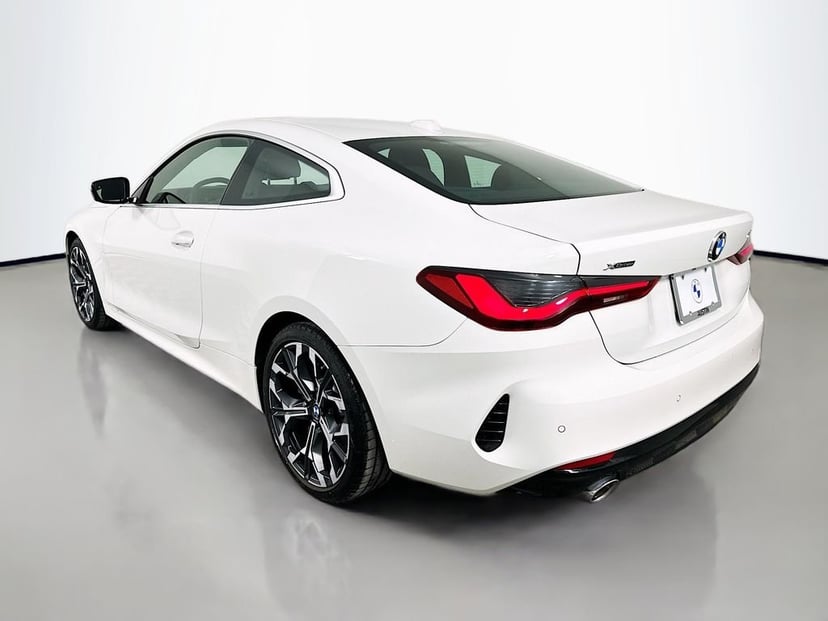 2025 BMW 4 Series - Image 7