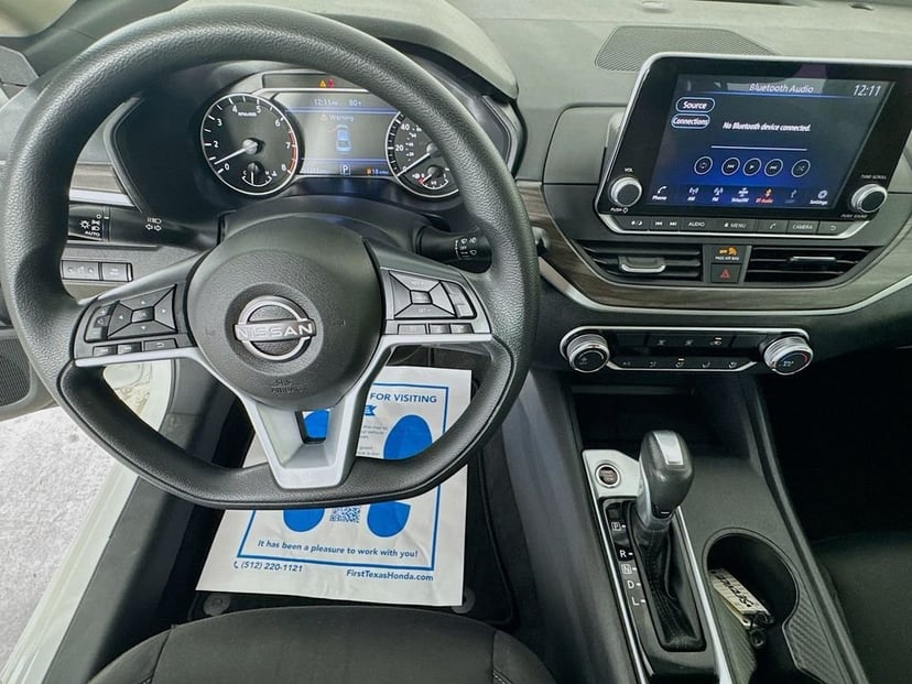 2025 Nissan Altima - Image 12
