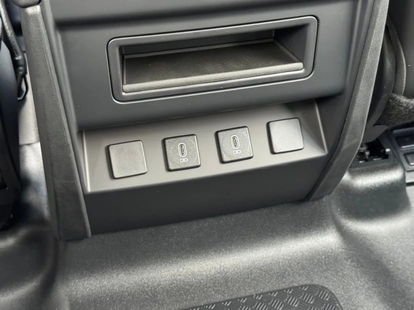 2026 Land Rover Defender 110 - Image 16