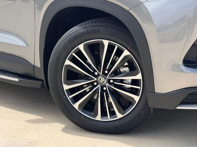 2026 Toyota Grand Highlander Hybrid - Image 2