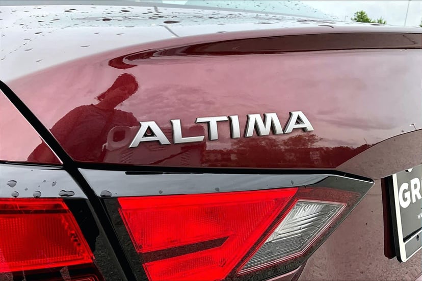 2025 Nissan Altima - Image 10
