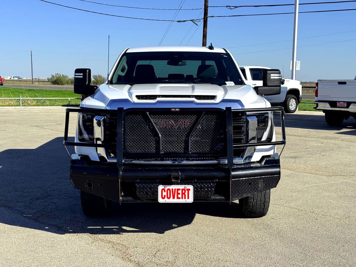 2024 GMC Sierra 2500Hd - Image 4