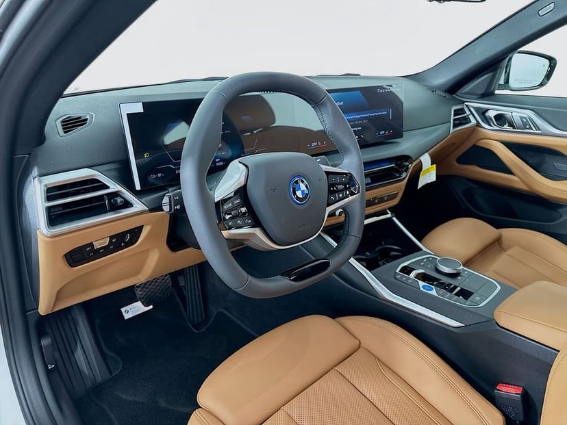 2026 BMW i4 - Image 9