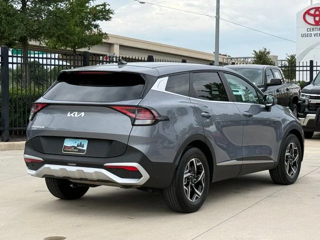 2025 Kia Sportage - Image 4