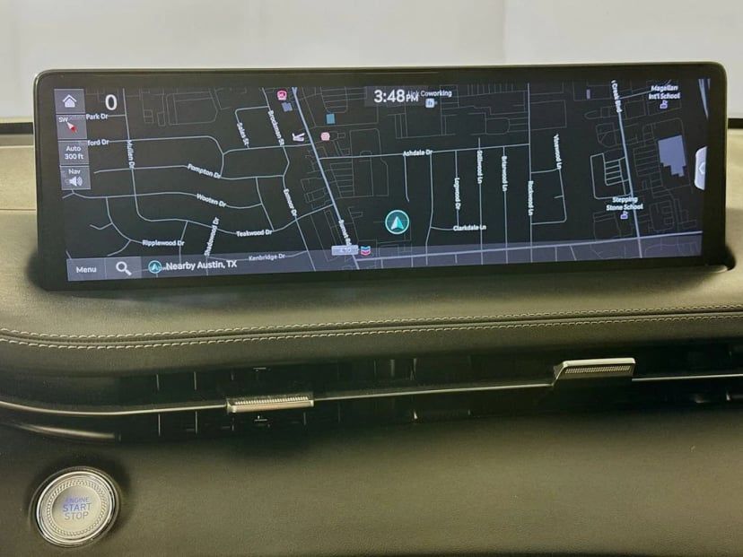 2022 Genesis GV70 - Image 15