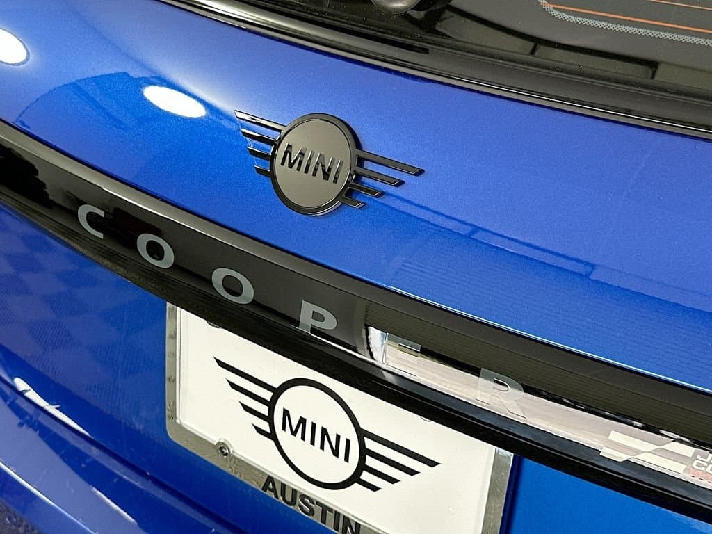2025 MINI John Cooper Works - Image 21