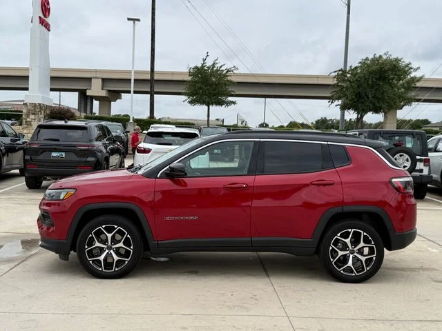 2025 Jeep Compass - Image 7