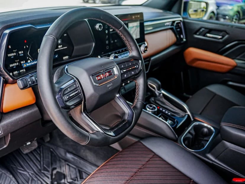 2025 GMC Canyon - Image 12