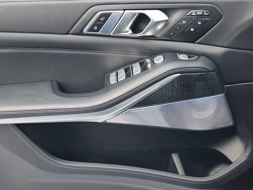 2025 BMW ALPINA XB7 - Image 25