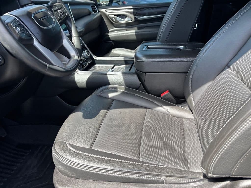 2023 GMC Yukon - Image 9