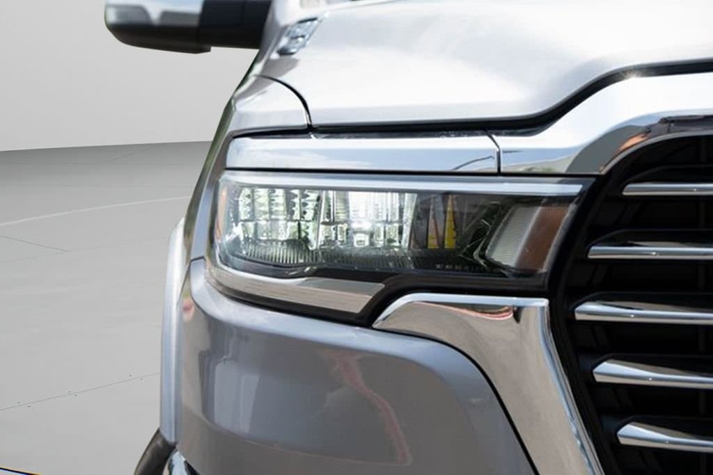 2025 Ram 1500 - Image 24