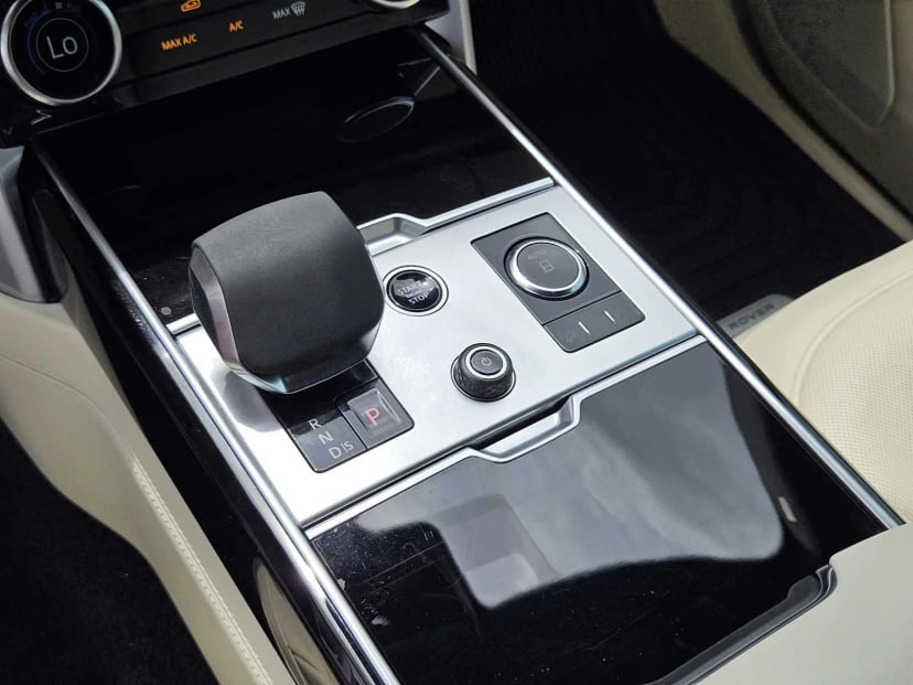 2023 Land Rover Range Rover - Image 17