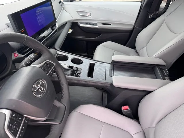 2026 Toyota Sienna - Image 10