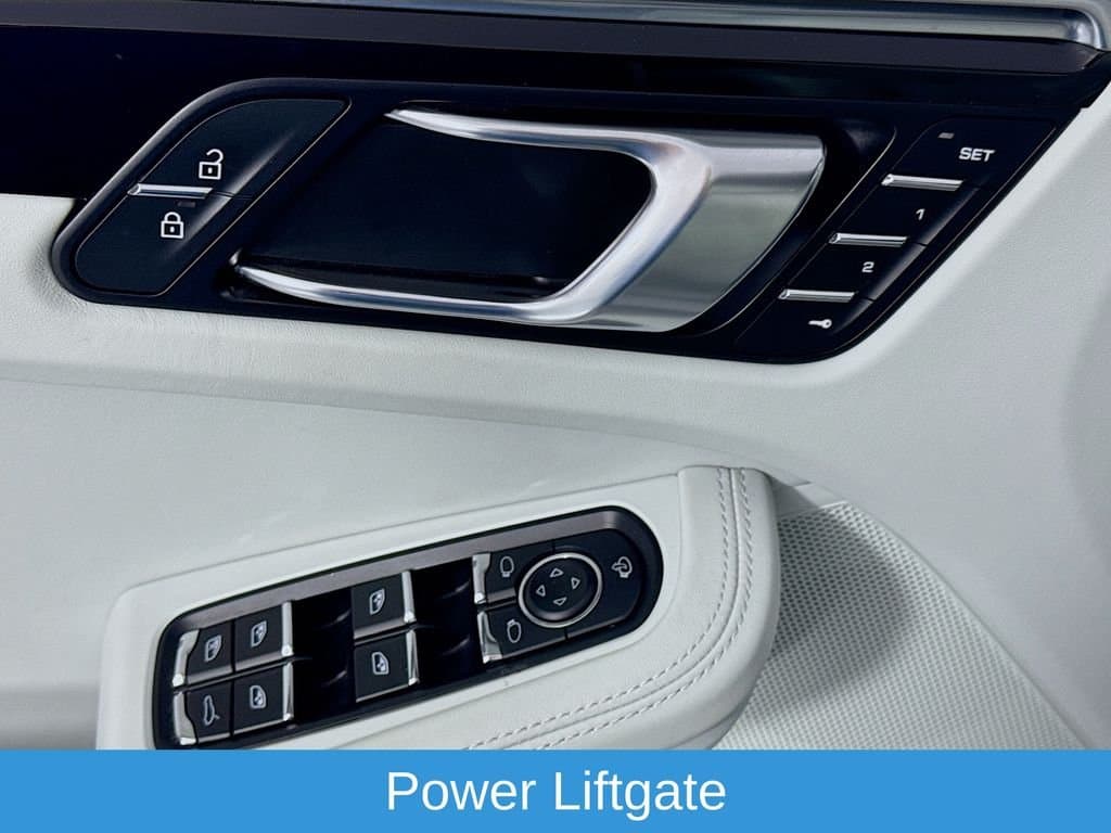 2024 PORSCHE Macan - Image 23