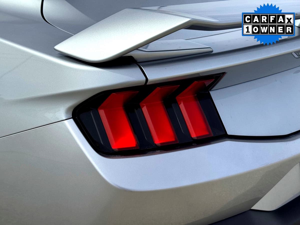 2024 Ford Mustang - Image 12