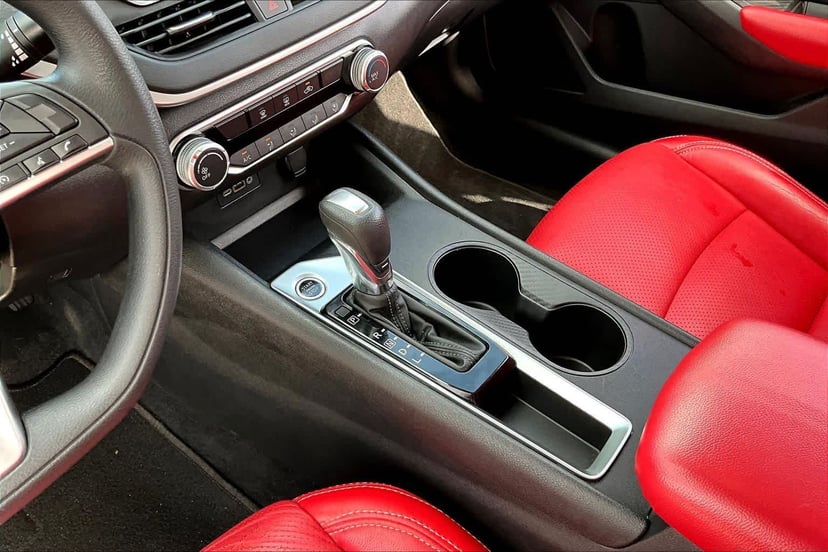 2020 Nissan Altima - Image 17