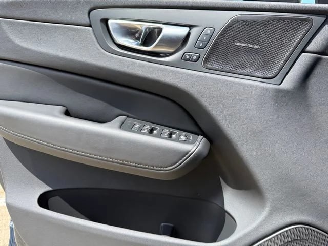 2024 Volvo XC60 - Image 19