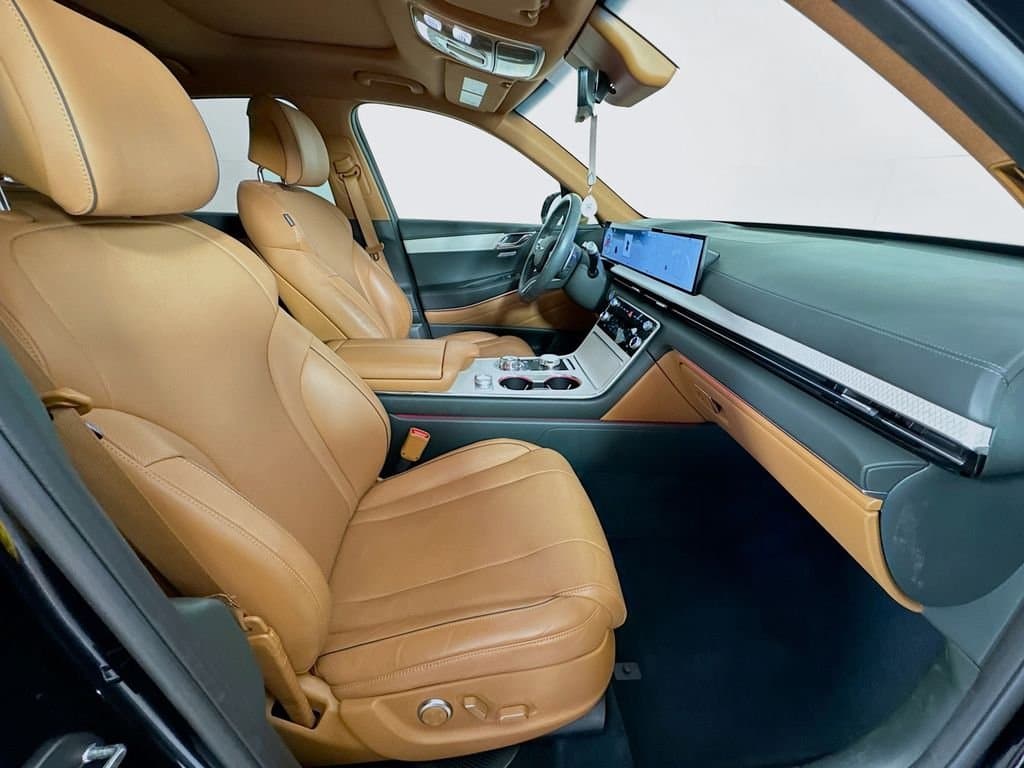 2025 GENESIS GV80 - Image 37