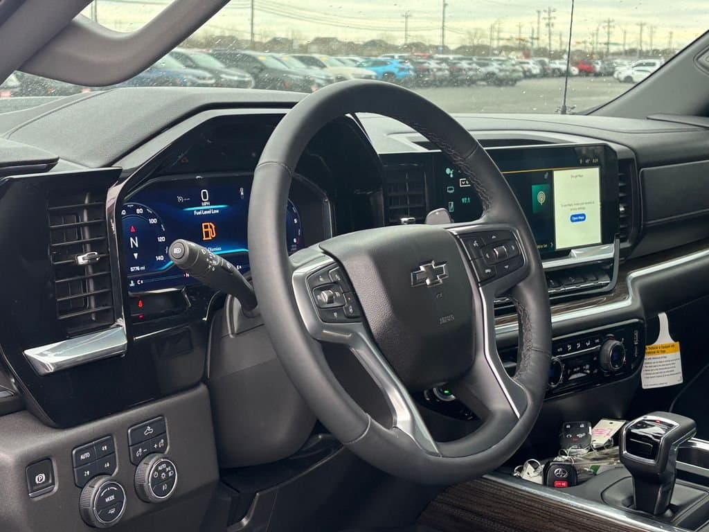2025 Chevrolet Silverado 1500 - Image 9