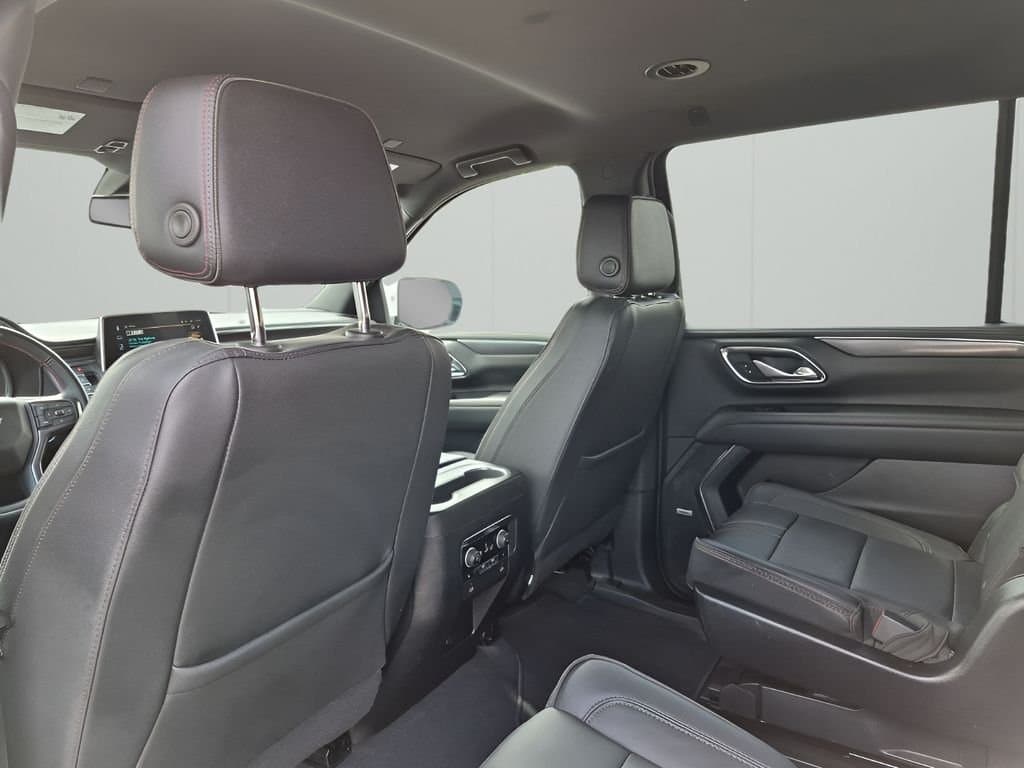 2023 Chevrolet Suburban - Image 18