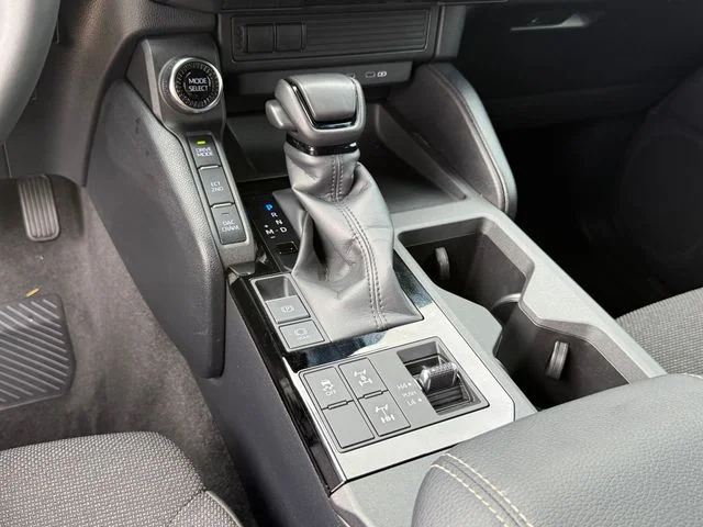 2025 Toyota Land Cruiser - Image 19