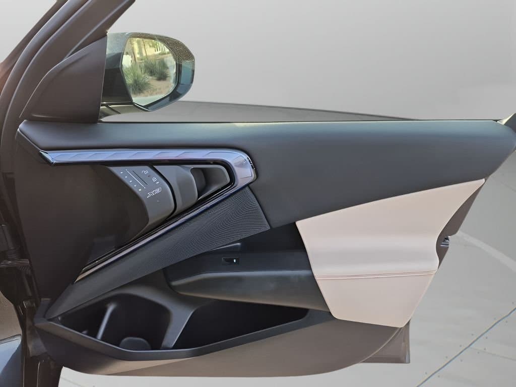 2025 BMW X3 - Image 13