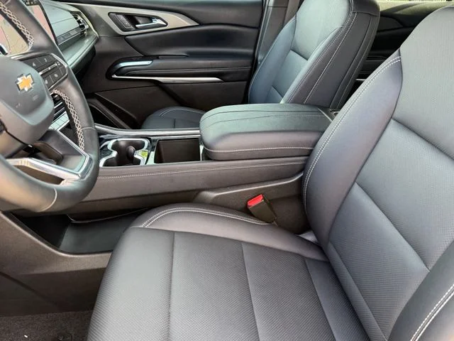 2025 Chevrolet Traverse - Image 10