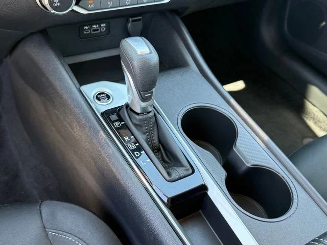 2025 Nissan Altima - Image 22