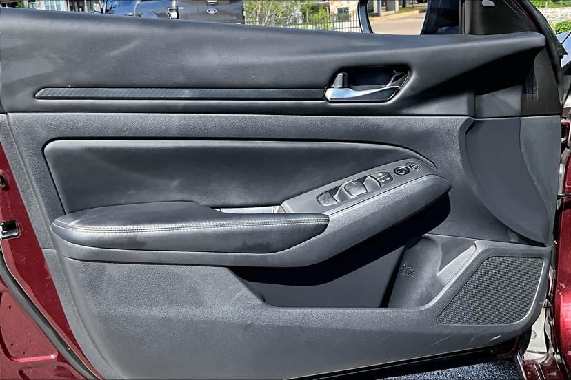 2025 Nissan Altima - Image 22