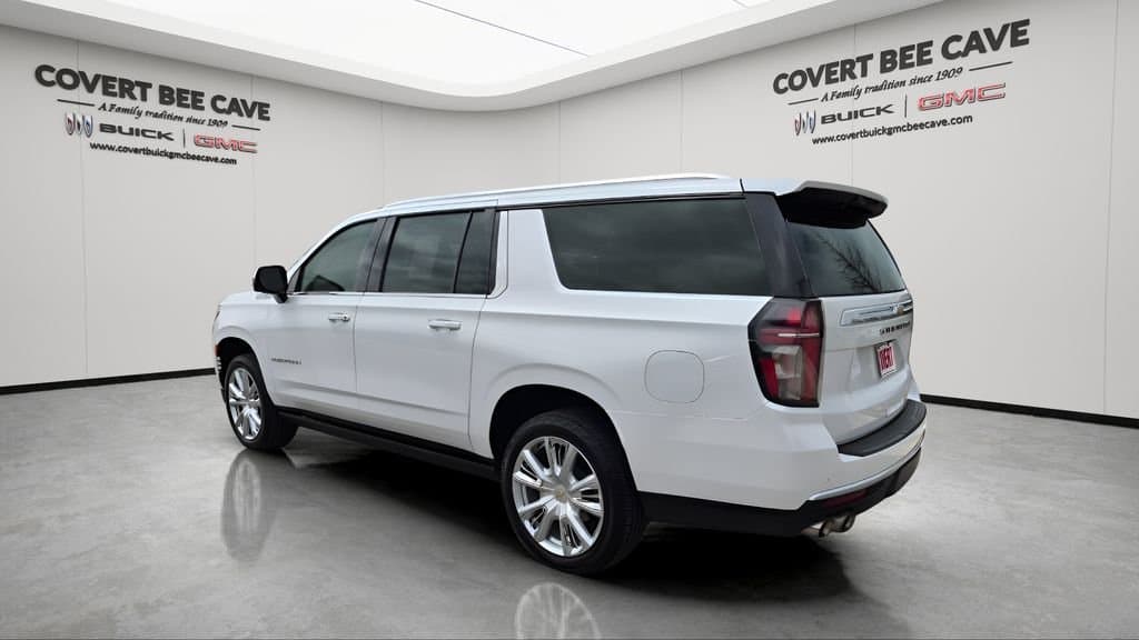 2023 Chevrolet Suburban - Image 7