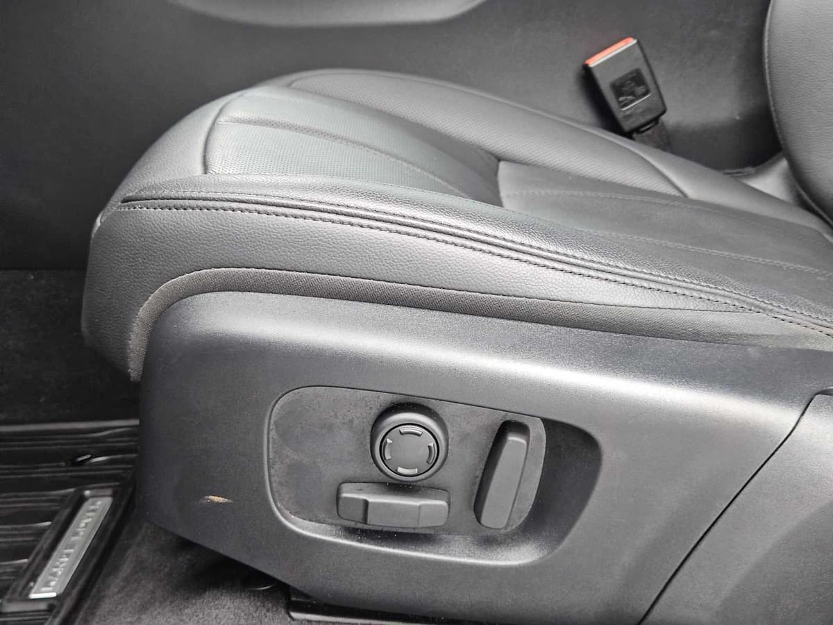 2026 Land Rover Range Rover Evoque - Image 21